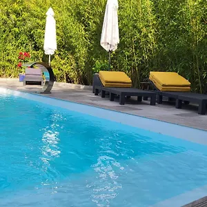 Rolland, Piscine Chauffee & - Millau - Gorges Du Tarn Guest house
