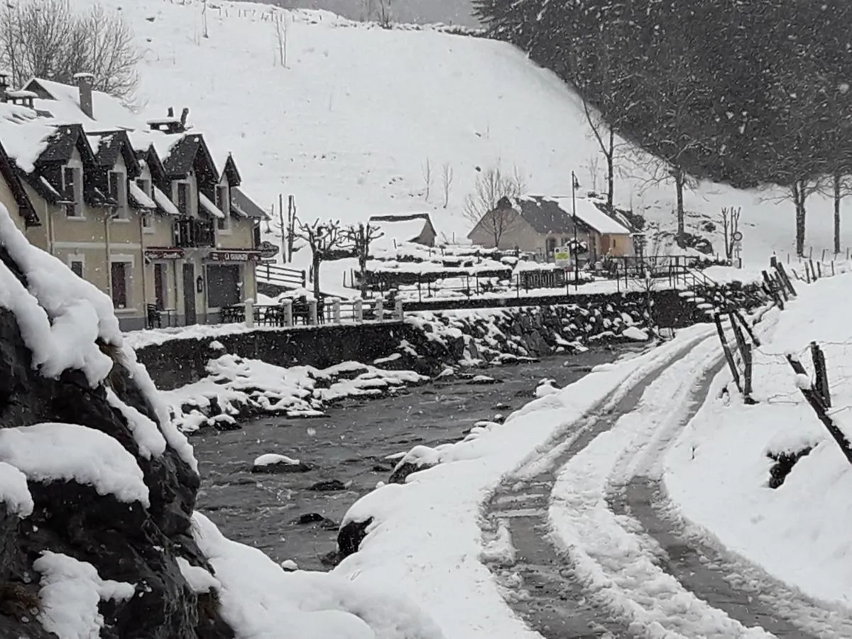 Chambres D'Hotes L'Astazou Gavarnie Bed & Breakfast